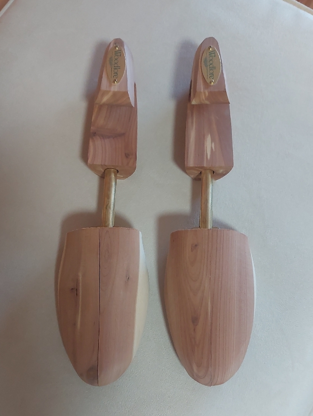 Wooden Shoe Trees for Men - Cedar Shoe Stretchers (Natural Wood)